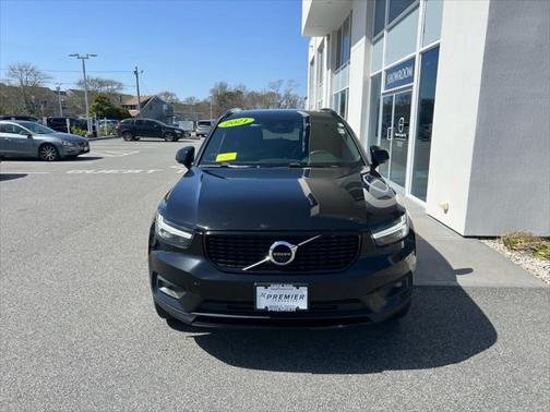 2021 Volvo XC40 T5 R-Design