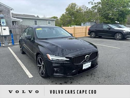 2025 Volvo S60 B5 Plus