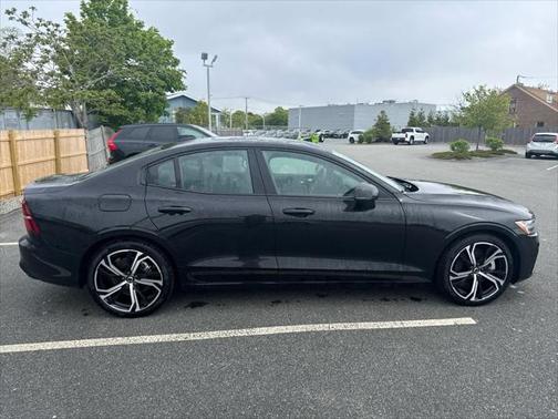 2025 Volvo S60 B5 Plus