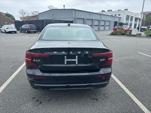 2025 Volvo S60 B5 Plus
