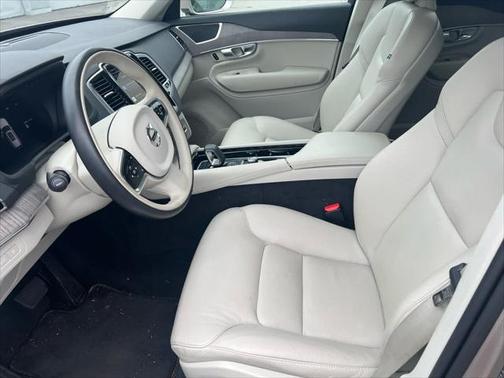 2024 Volvo XC90 Recharge Plug-In Hybrid T8 Plus Bright Theme 7-Seater