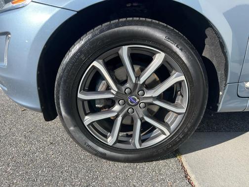 2017 Volvo XC60 T6 Dynamic