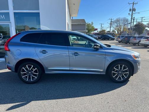 2017 Volvo XC60 T6 Dynamic