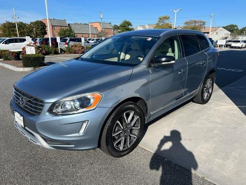 2017 Volvo XC60 T6 Dynamic