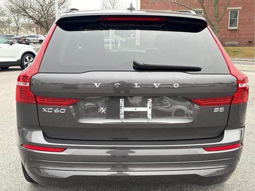 2023 Volvo XC60 B5 Core