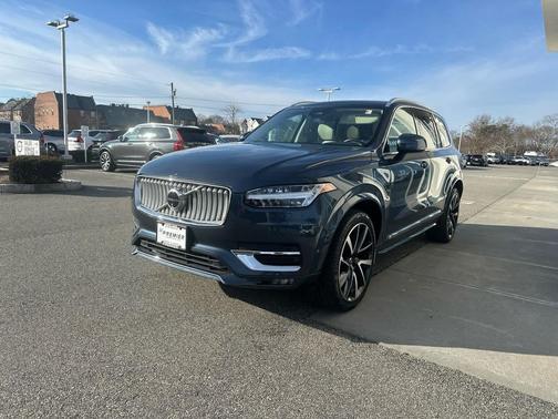2024 Volvo XC90 B6 Plus Bright Theme 7-Seater