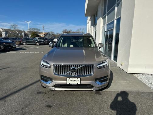 2024 Volvo XC90 B5 Plus Bright Theme