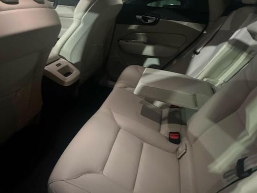 2023 Volvo XC60 B5 Core