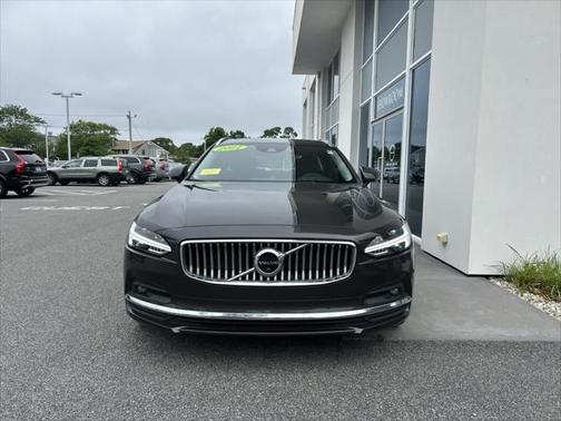 Platinum Grey Metallic 2021 Volvo V90 T6 Inscription
