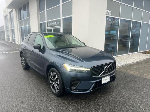 2023 Volvo XC60 B5 Plus Dark Theme