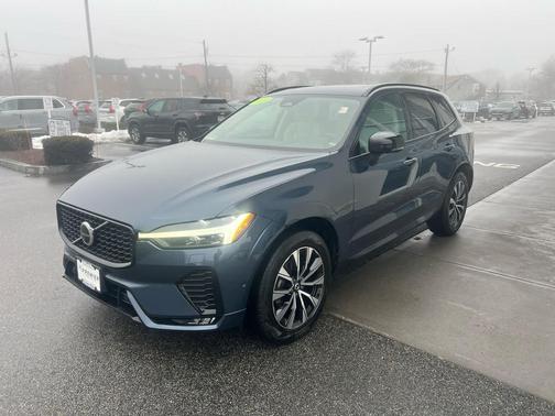 2023 Volvo XC60 B5 Plus Dark Theme