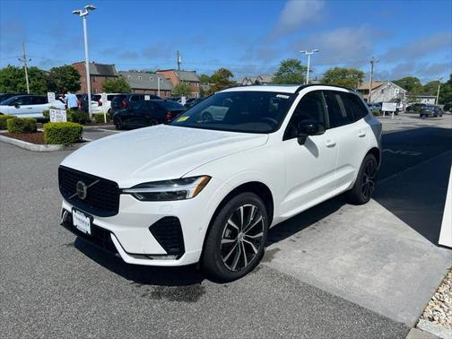 2025 Volvo XC60 Plus