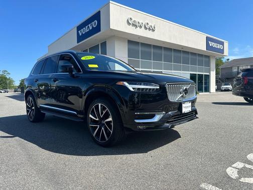 Onyx Black Metallic 2023 Volvo XC90 B5 Plus