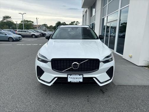 2025 Volvo XC60 Plug-In Hybrid T8 Ultra