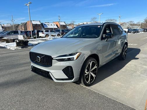 2025 Volvo XC60 Plug-In Hybrid Ultra, T8 AWD Electric/Gasoline, Dark