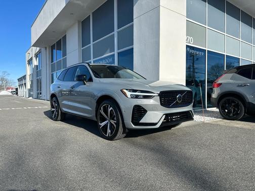 2025 Volvo XC60 Plug-In Hybrid Ultra, T8 AWD Electric/Gasoline, Dark