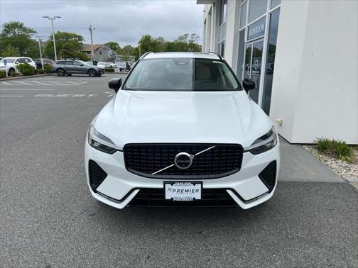 2025 Volvo XC60 Plus
