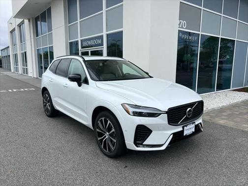 2025 Volvo XC60 Plus