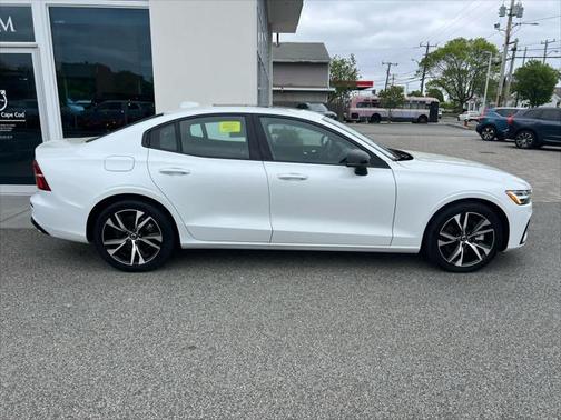 2025 Volvo S60 B5 Core