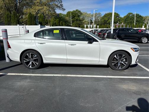 2025 Volvo S60 B5 Core