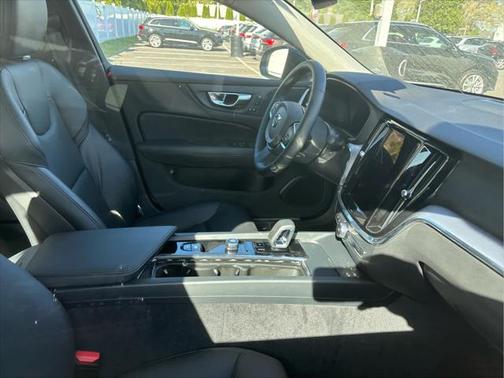 2025 Volvo S60 B5 Core