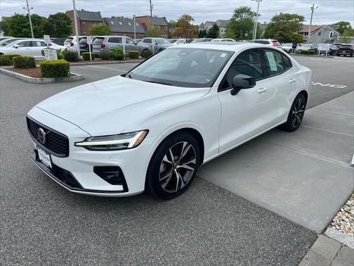 2025 Volvo S60 B5 Core