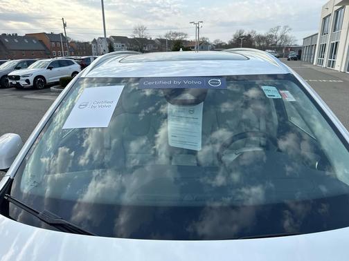 2023 Volvo XC90 B5 Core