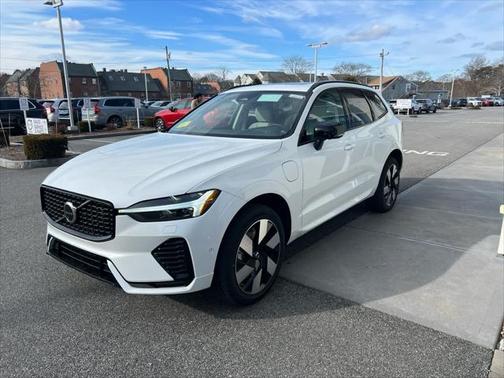 2025 Volvo XC60 Plug-In Hybrid T8 Plus