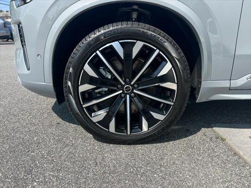 2025 Volvo XC90 Plug-In Hybrid T8 Ultra 7-Seater