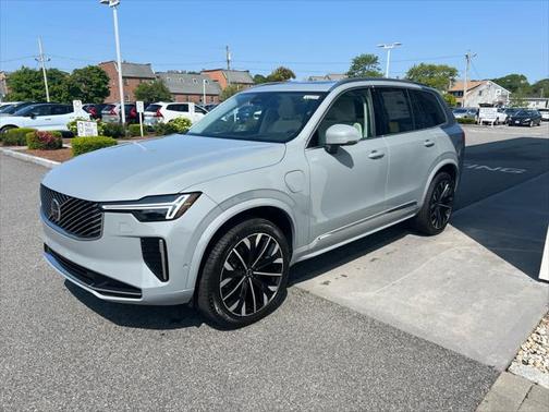 2025 Volvo XC90 Plug-In Hybrid T8 Ultra 7-Seater