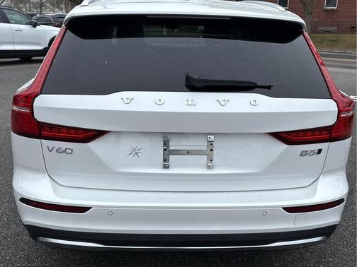 2025 Volvo V60 Cross Country B5 Plus