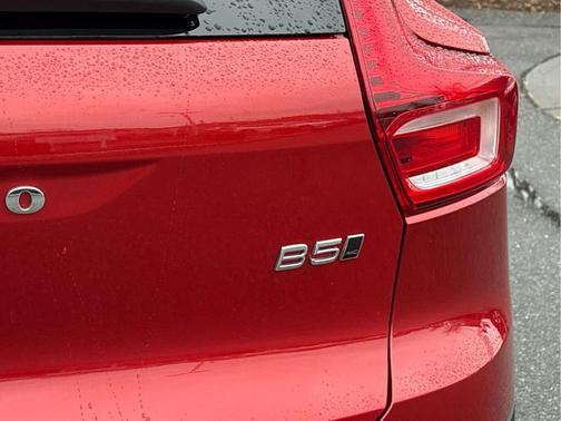 2023 Volvo XC40 B5 Plus Bright Theme