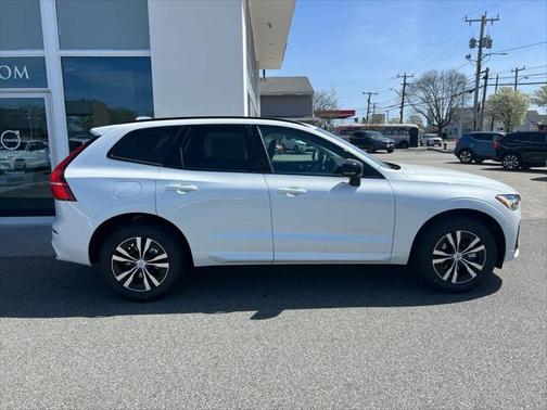 2025 Volvo XC60 B5 Core