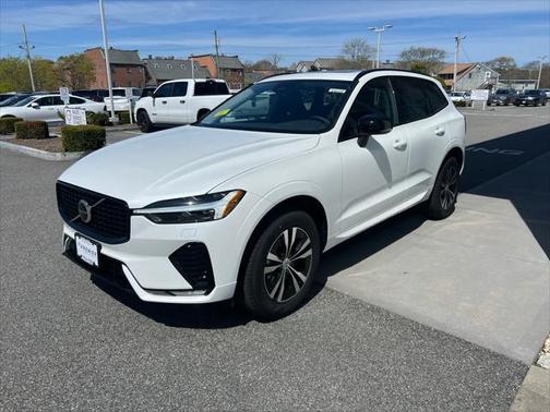 2025 Volvo XC60 B5 Core