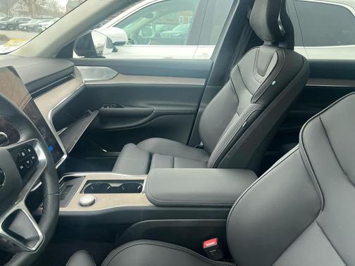 2025 Volvo EX90 Ultra, Twin Motor Performance, Fully electric, 7 Seats