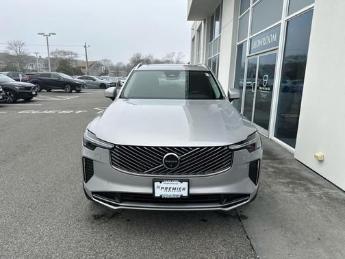 2025 Volvo XC90 B6 Plus 7-Seater