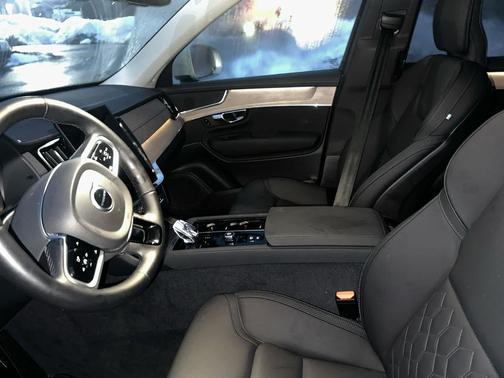 2025 Volvo XC90 B6 Plus 7-Seater