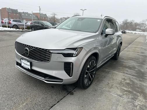 2025 Volvo XC90 B6 Plus 7-Seater