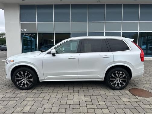 Crystal White Metallic 2023 Volvo XC90 B5 Core