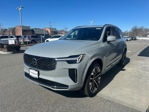 2025 Volvo XC90 B6 Plus 7-Seater