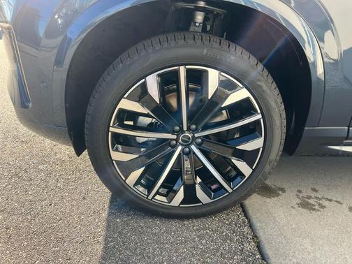 2026 Volvo XC90 B6 Ultra Dark Theme 7-Seater