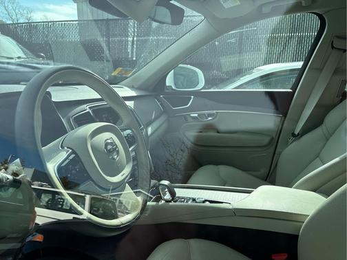 2023 Volvo XC90 B6 Plus 6-Seater