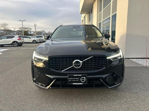 2025 Volvo XC60 B5 Plus