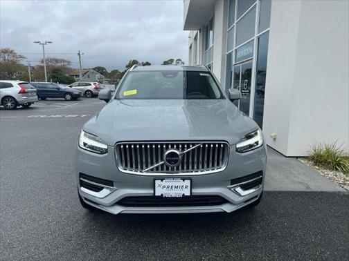 2025 Volvo XC90 Plug-In Hybrid Plus