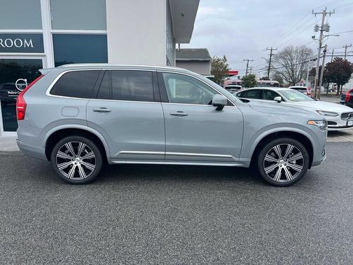 2025 Volvo XC90 Plug-In Hybrid Plus