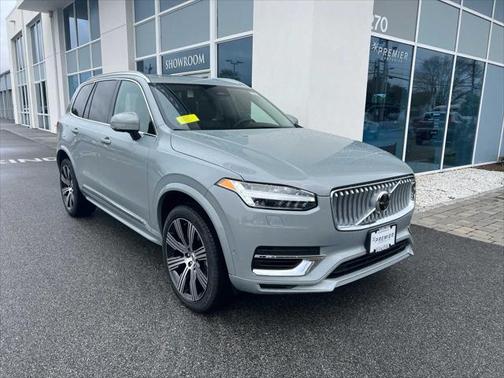 2025 Volvo XC90 Plug-In Hybrid Plus