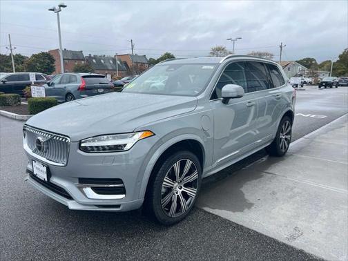2025 Volvo XC90 Plug-In Hybrid Plus