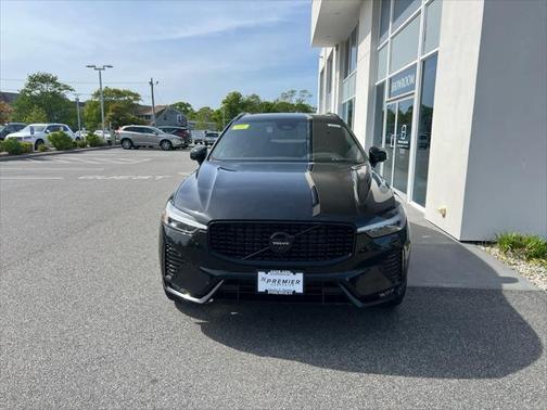 2025 Volvo XC60 B5 Ultra Black Edition
