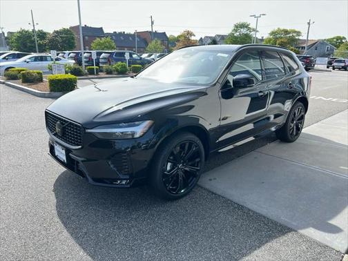 2025 Volvo XC60 B5 Ultra Black Edition