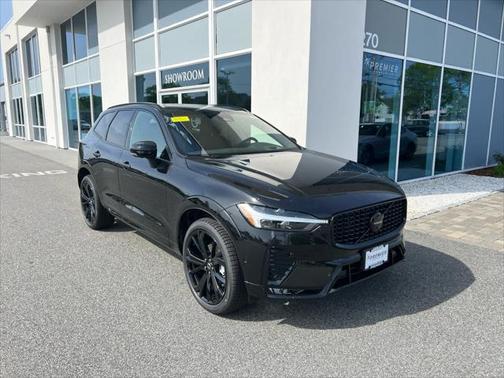 2025 Volvo XC60 B5 Ultra Black Edition